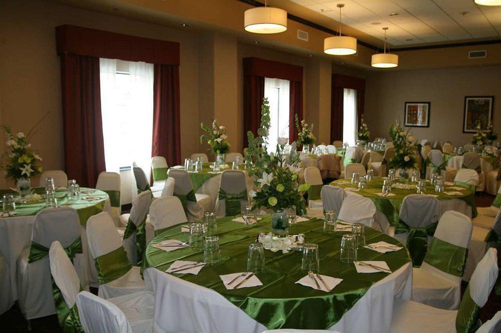 Hampton Inn & Suites Mission Restoran fotoğraf