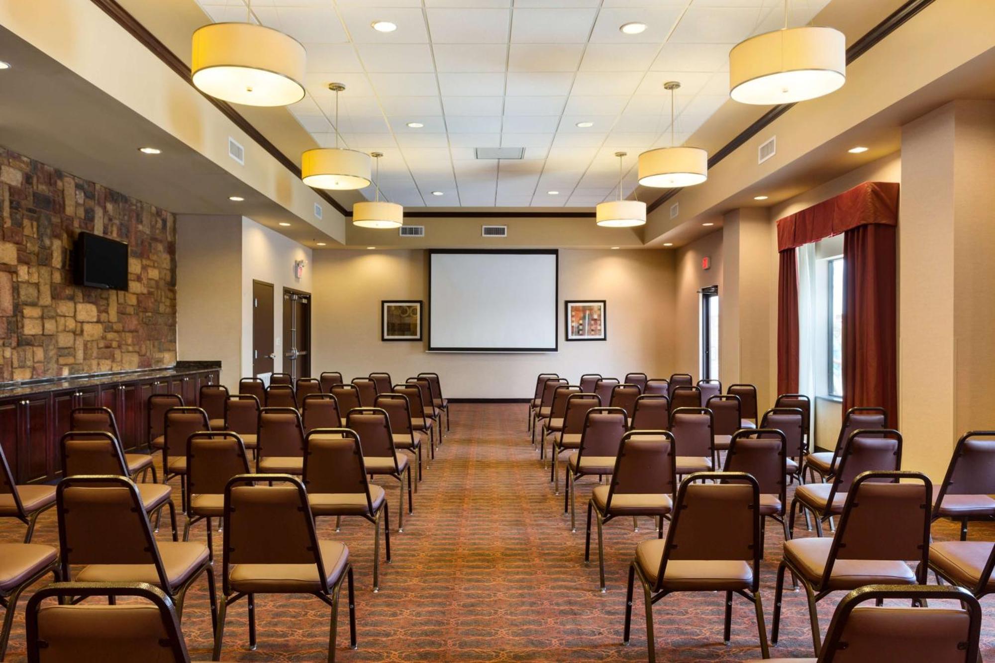 Hampton Inn & Suites Mission Dış mekan fotoğraf