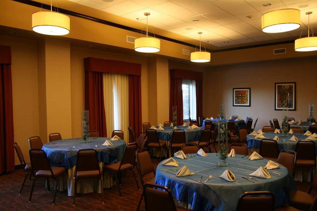Hampton Inn & Suites Mission Restoran fotoğraf
